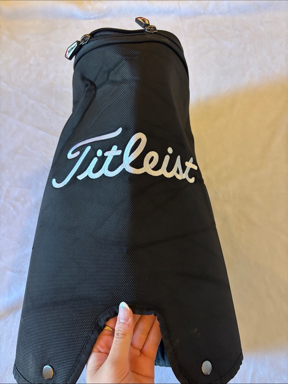 Titleist full-sized golf bag rain hood/cover